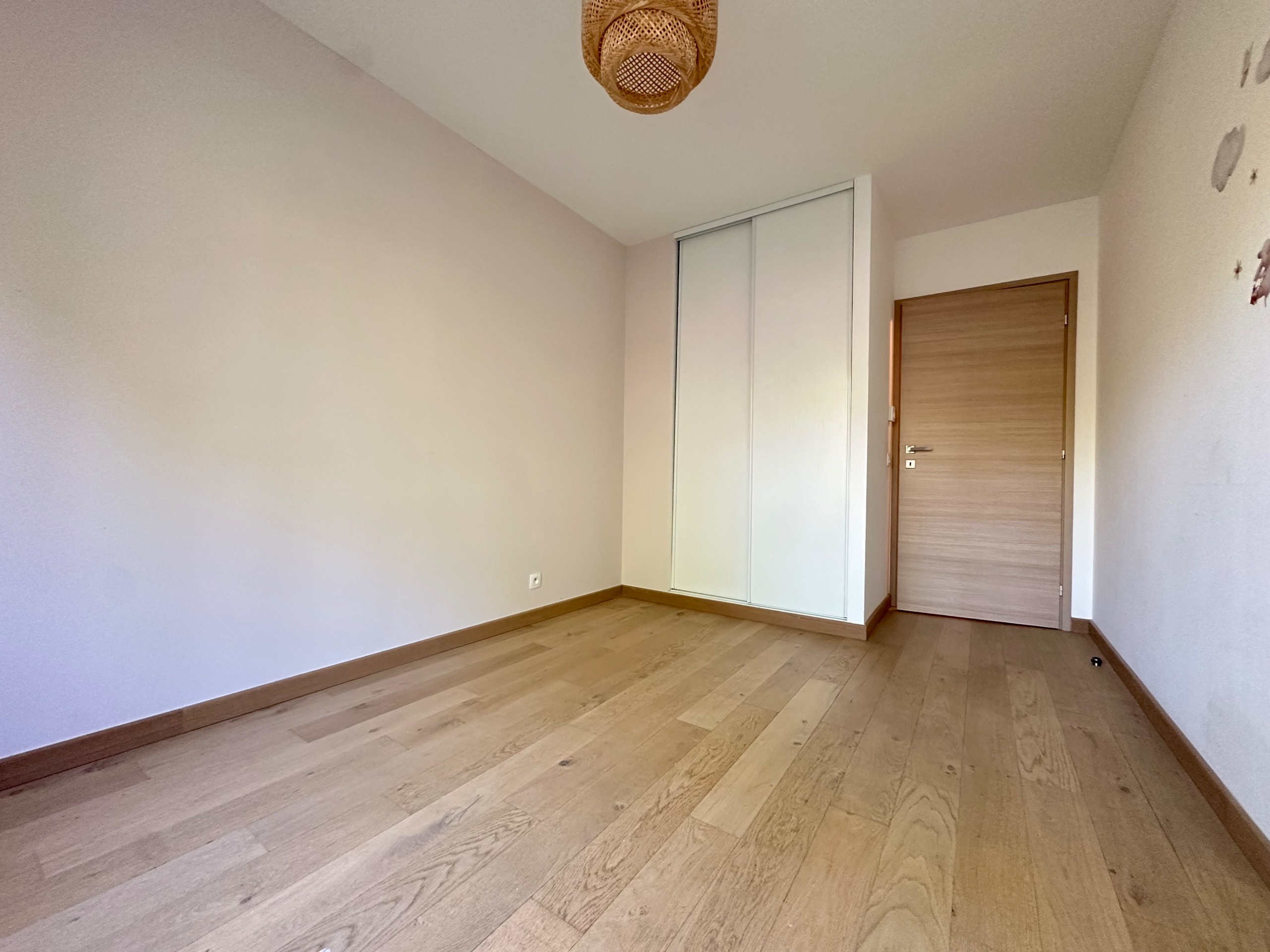 DIVONNE LES BAINS H2Ome - Appartement T3 avec grande terrasse + Garage — Photo 5