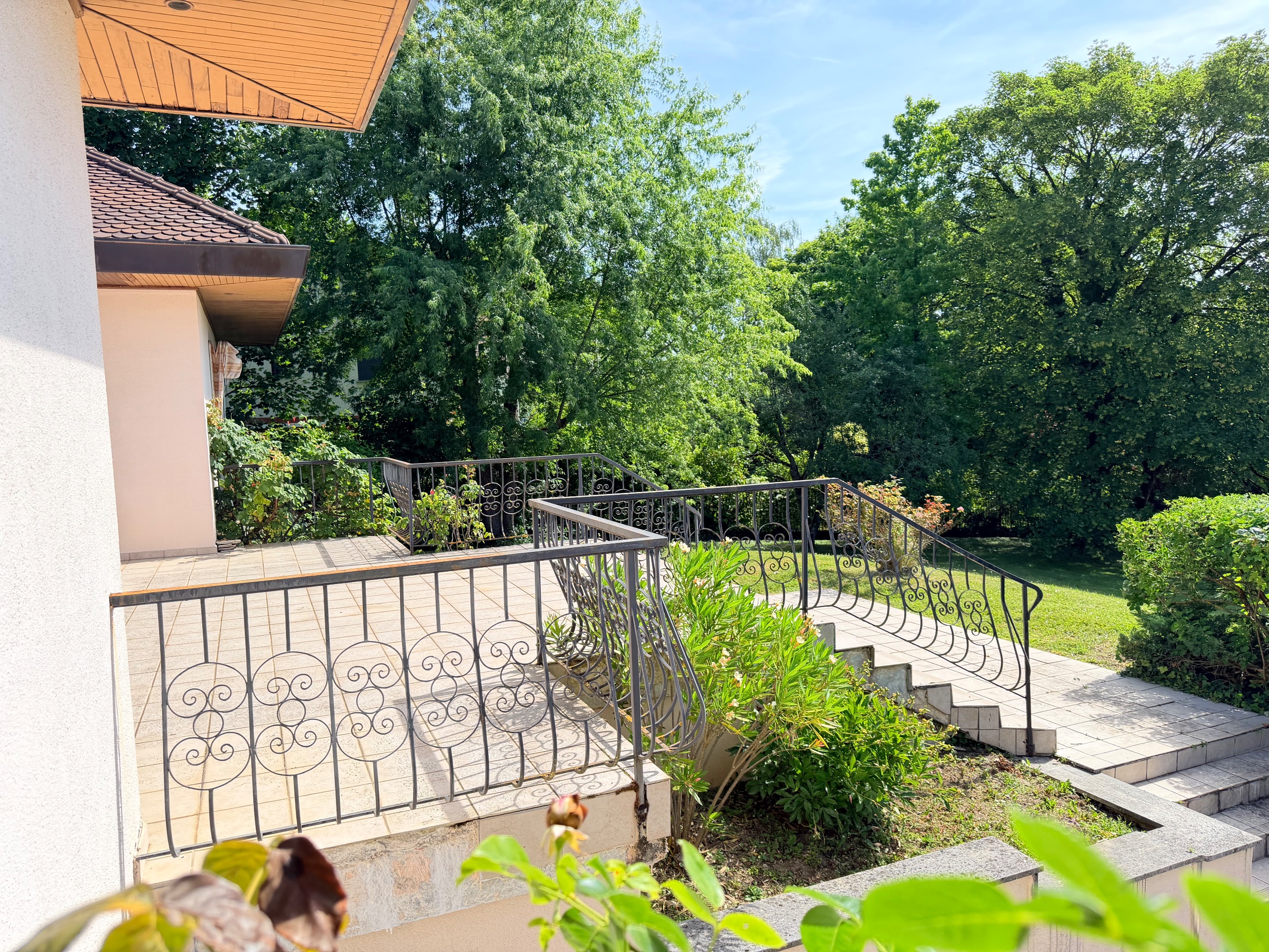 Maison de 424 m² avec vue sur les Alpes — Photo 15