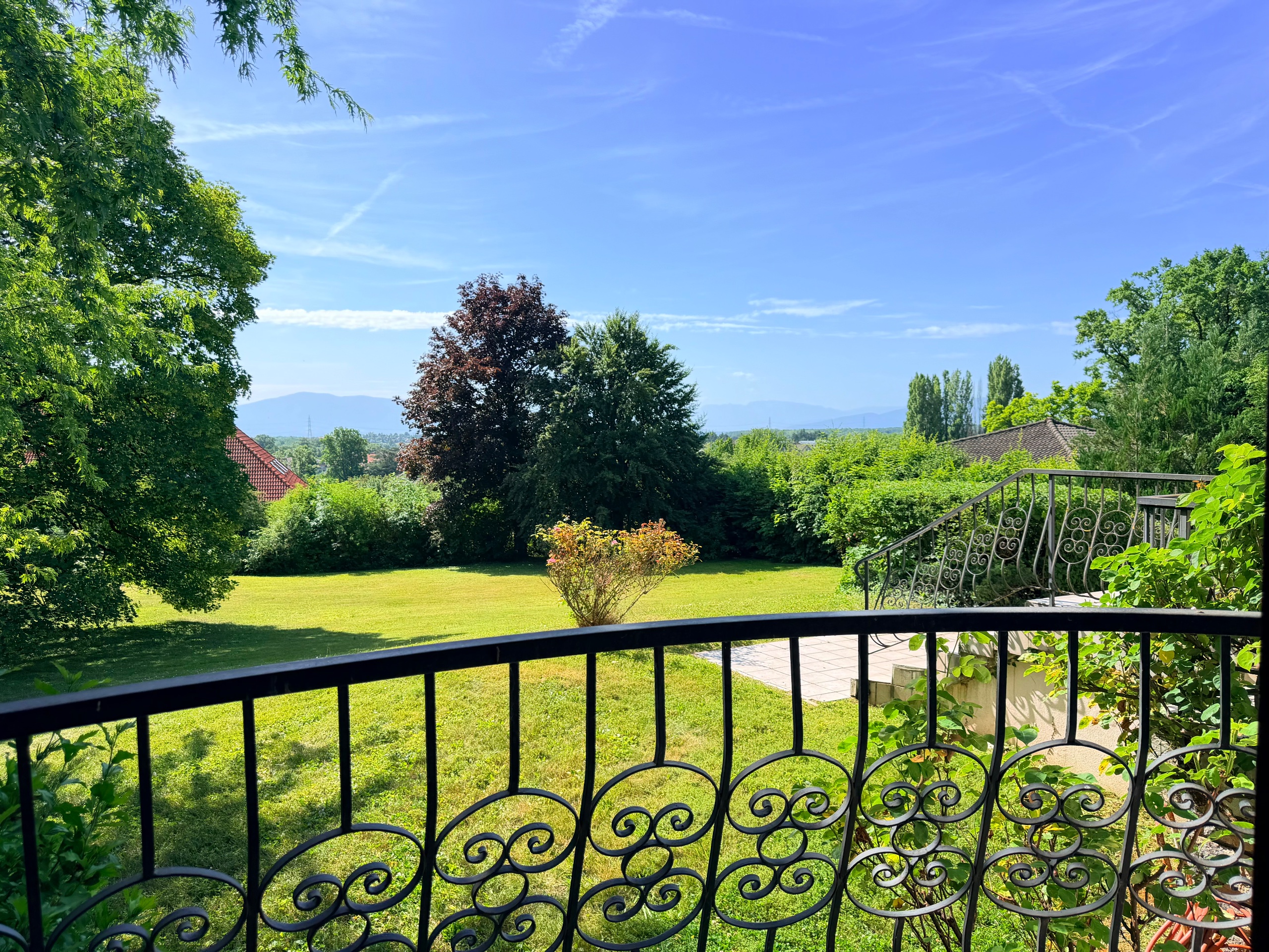 Maison de 424 m² avec vue sur les Alpes — Photo 5