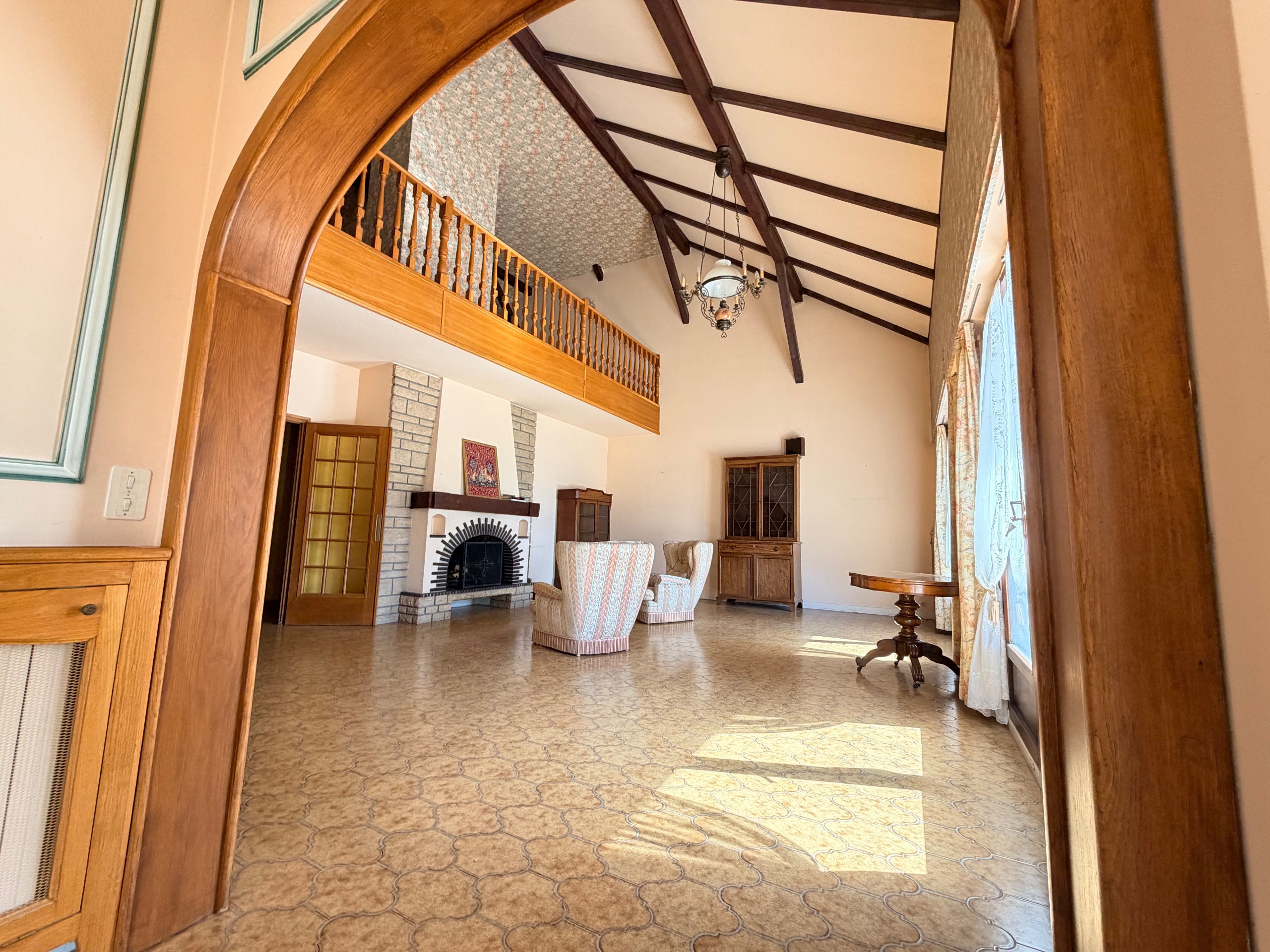 Maison de 424 m² avec vue sur les Alpes — Photo 4