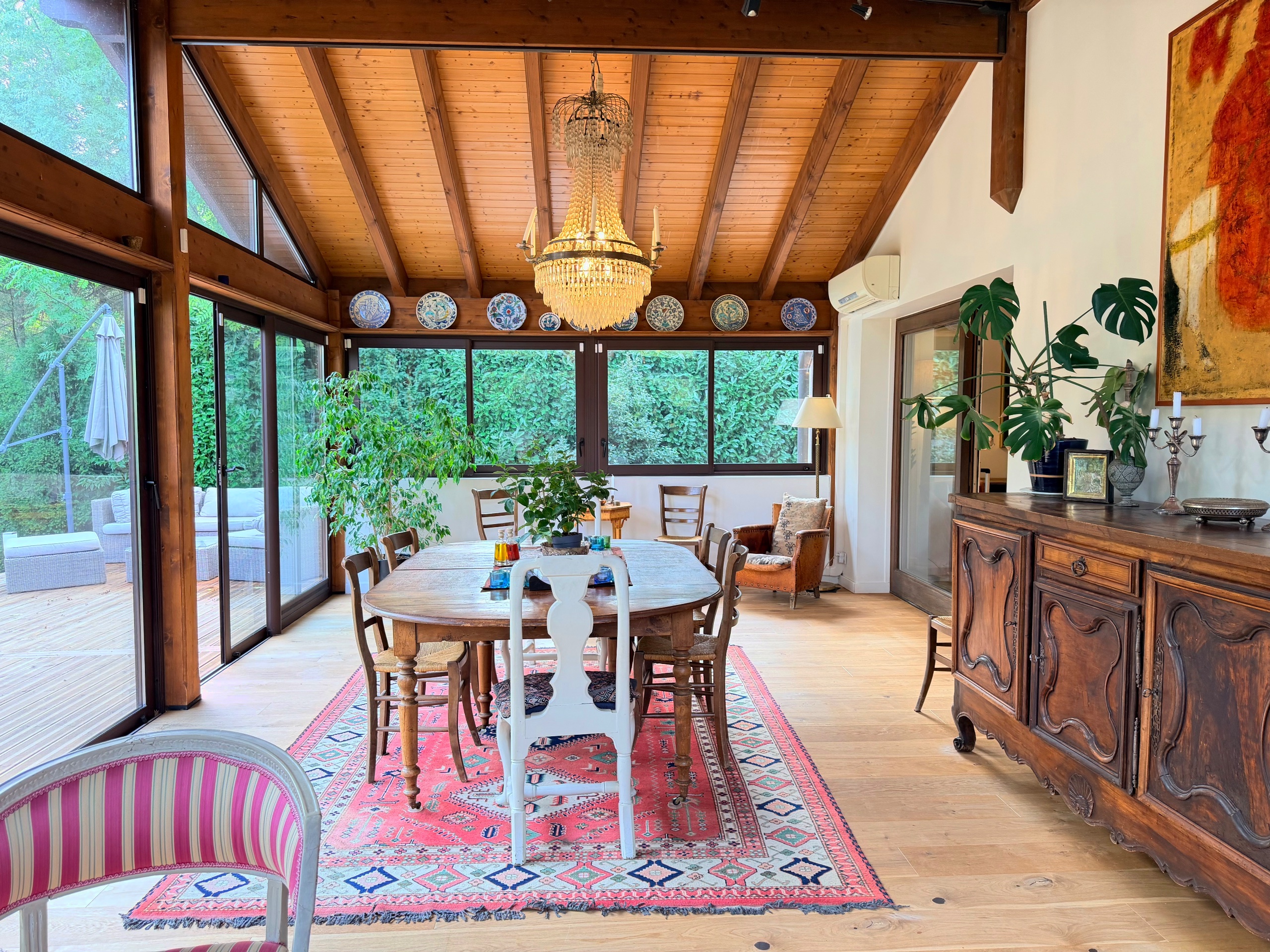 Maison familiale avec jardin et véranda — Photo 7