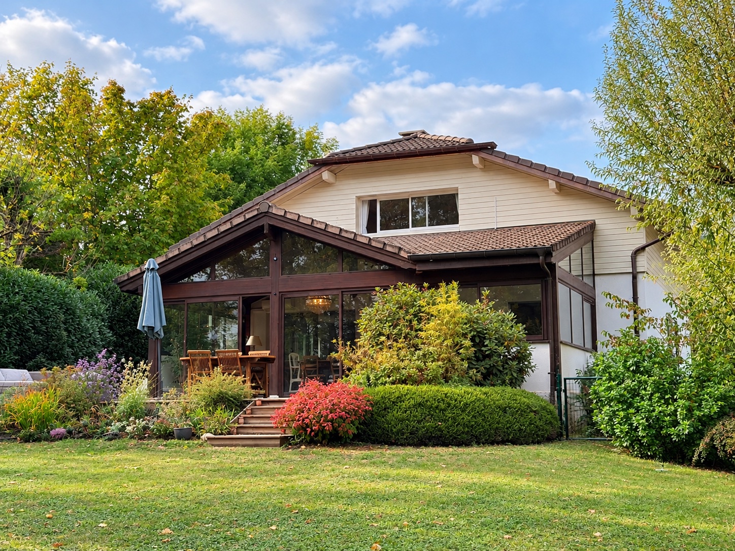 Maison familiale avec jardin et véranda