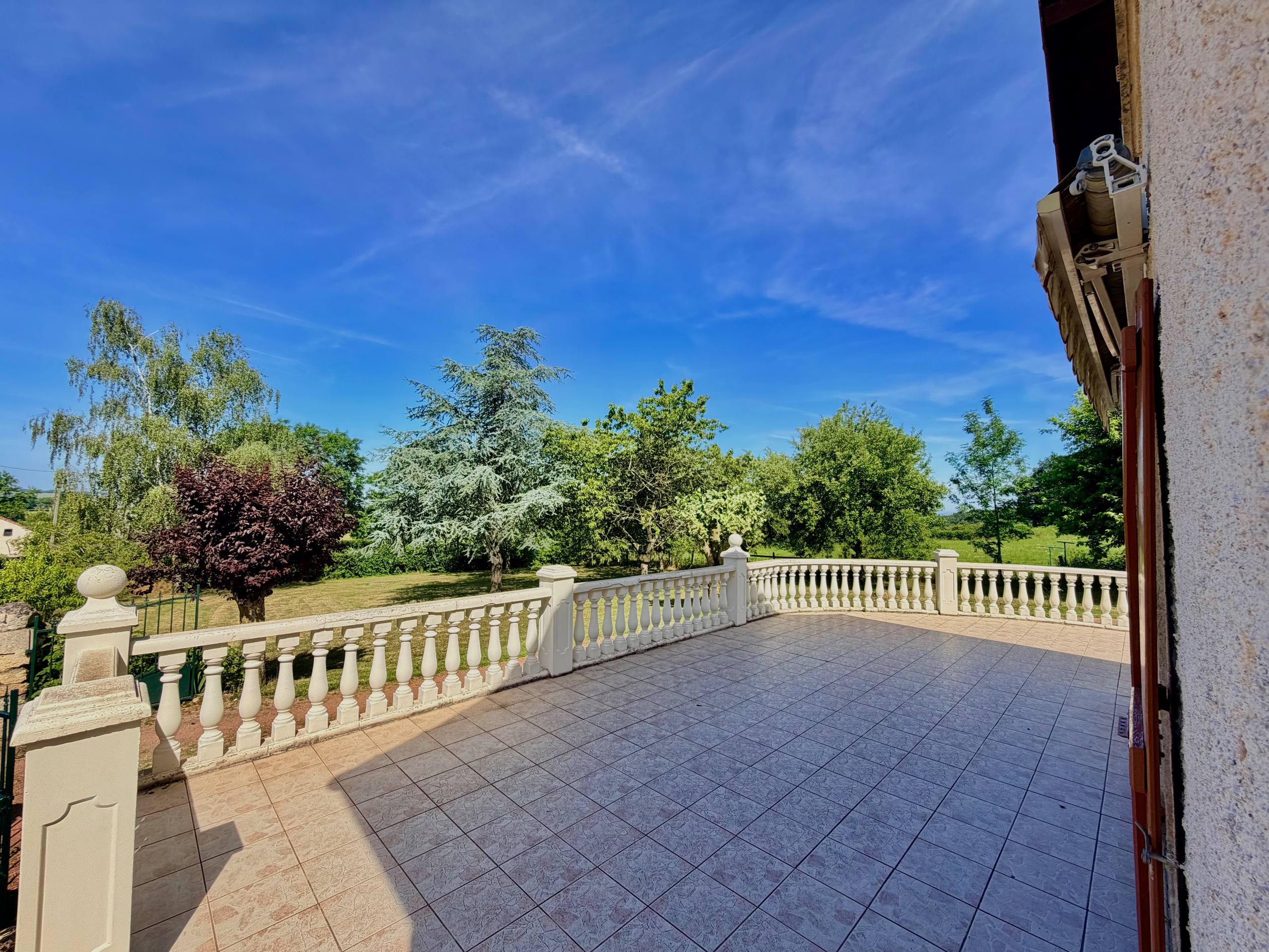 Maison de campagne à Briant avec terrasses et grand garage — Photo 8