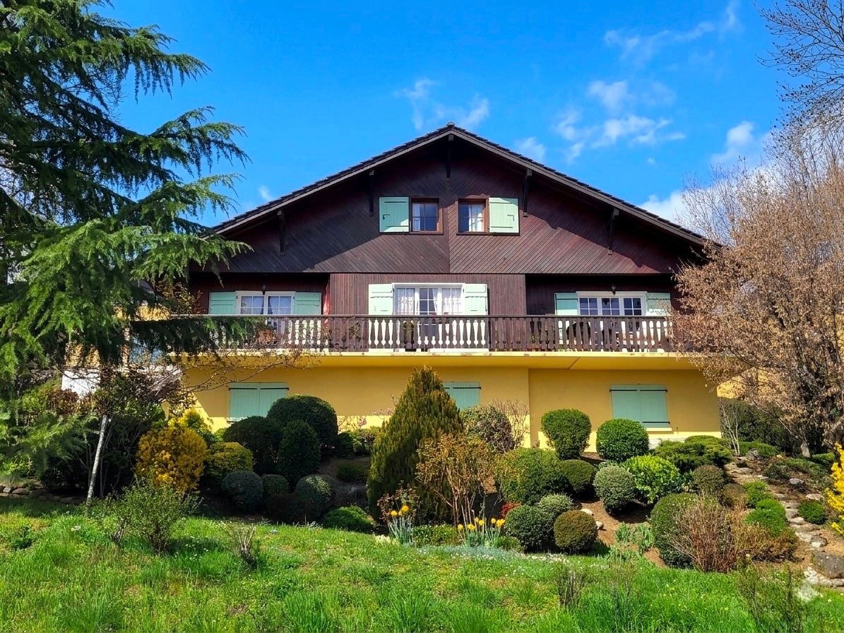 Maison composée de 2 habitations avec vue sur les Alpes et le Léman — Photo 2